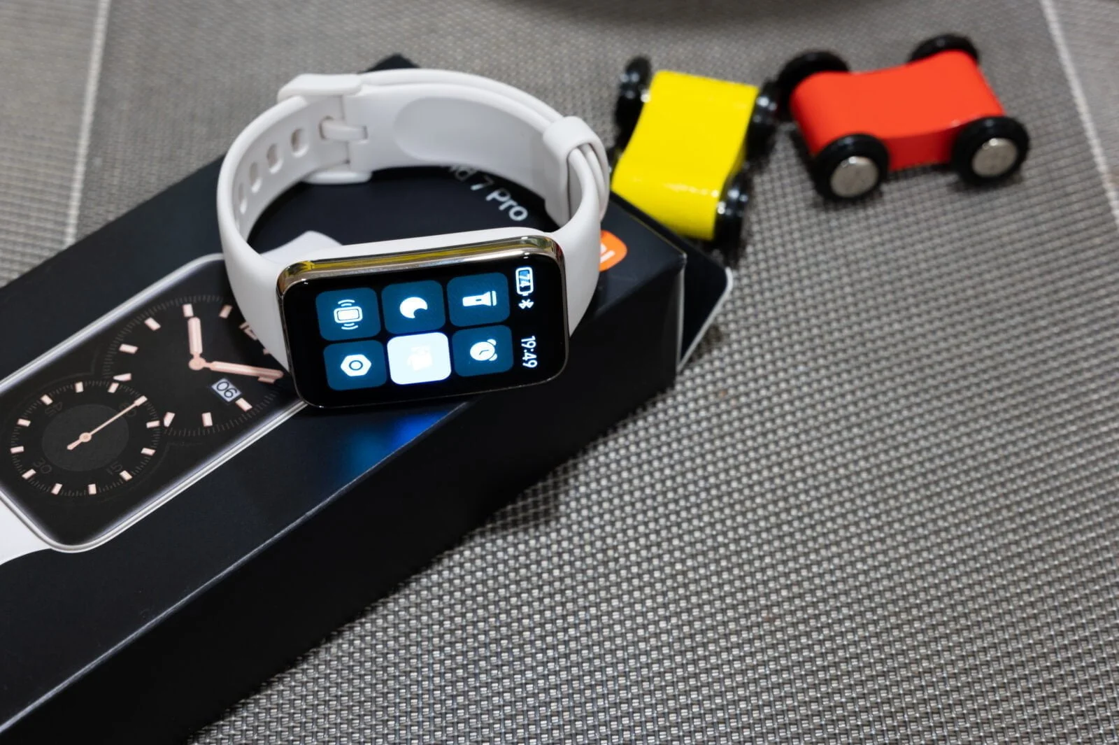 Review: Xiaomi Band 7 Pro Smart Bracelet — Niuxtech